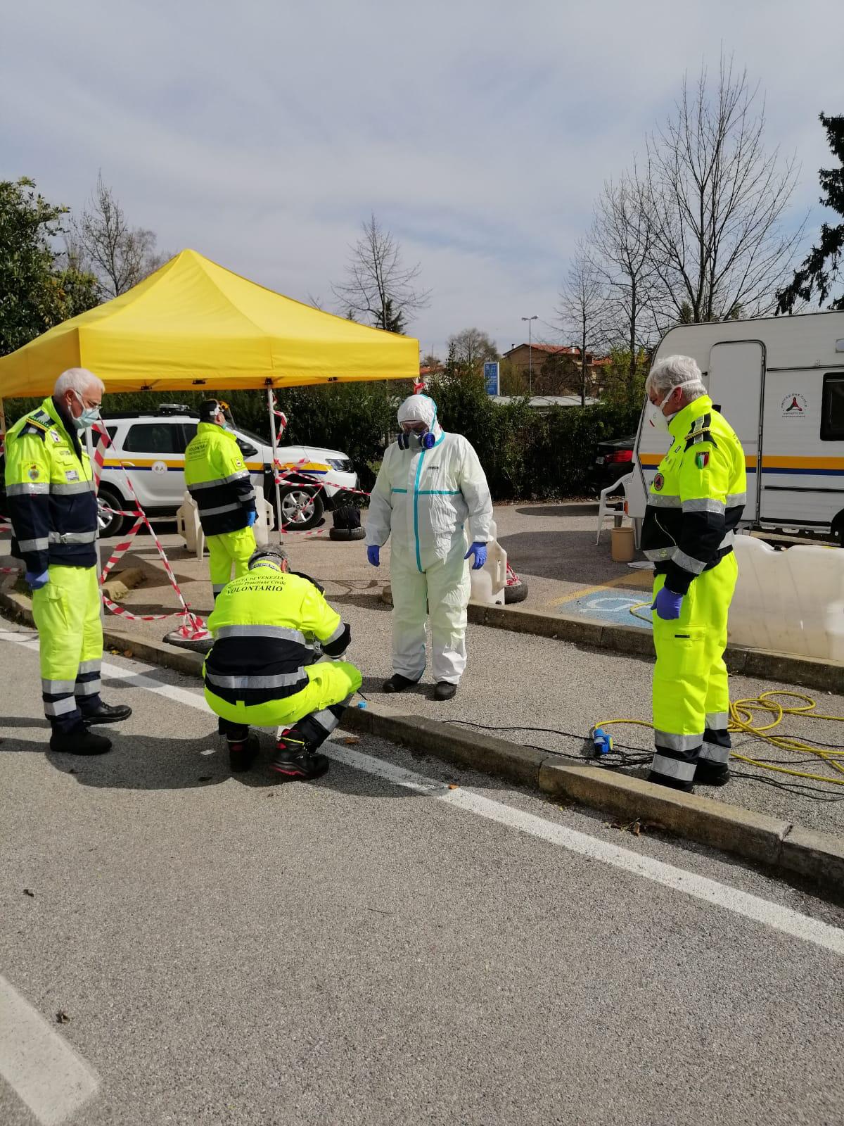 In prima linea i volontari della Protezione Civile